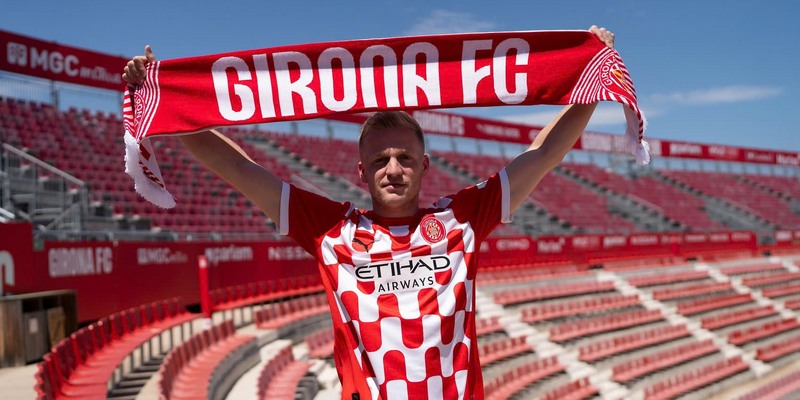 Tân binh Donny Van De Beek sẽ là sự bổ sung chất lượng cho đội hình Girona