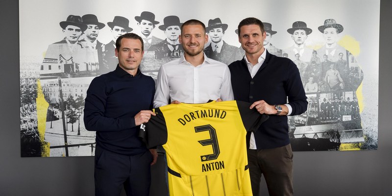 Waldemar Anton chuyển đến Dortmund từ mùa hè 2024